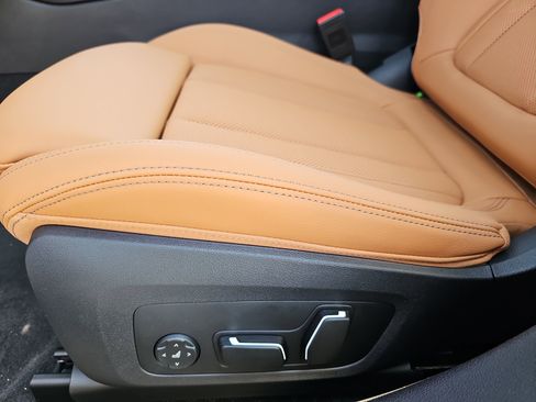 New 2026 BMW 330i Sedan w/ M Sport Package image 29