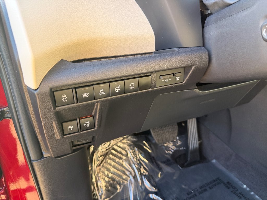Used 2025 Toyota Sienna Platinum AWD/4WD image 20