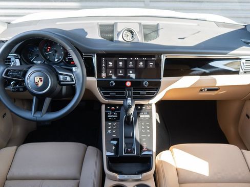 New 2026 Porsche Macan image 11