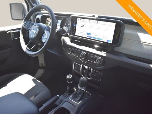 New 2025 Jeep Gladiator Sport image 17