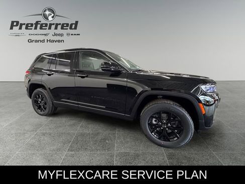 New 2026 Jeep Grand Cherokee Altitude AWD/4WD image 9