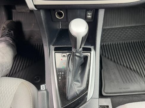 Used 2019 Toyota Corolla LE FWD image 26