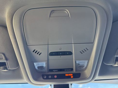 Used 2018 Chevrolet Equinox LT AWD/4WD image 28
