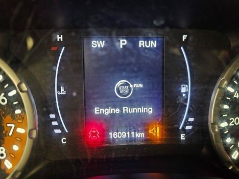 Used 2018 Jeep Renegade Altitude FWD image 18