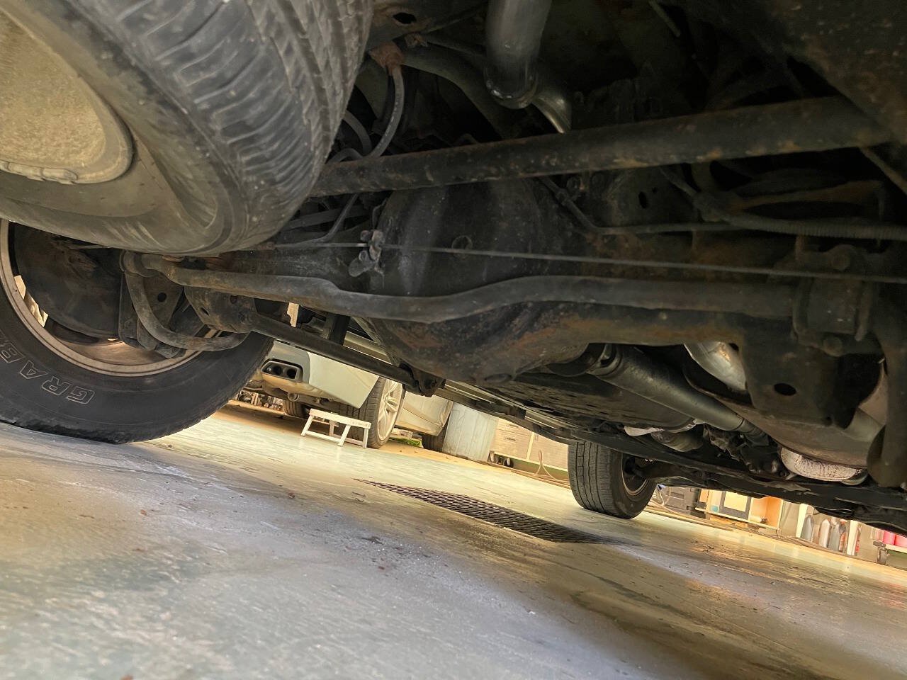 Used 2004 Toyota Land Cruiser AWD/4WD image 79