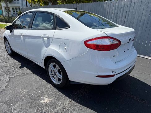 Used 2018 Ford Fiesta SE FWD image 11