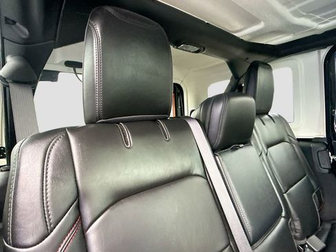 Used 2024 Jeep Wrangler Unlimited Rubicon w/ Safety Group AWD/4WD image 30