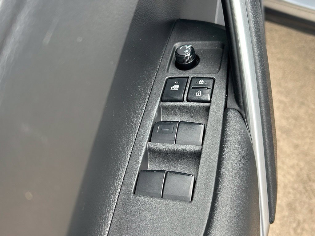 Used 2024 Toyota Corolla Cross LE w/ Moonroof Package FWD image 19
