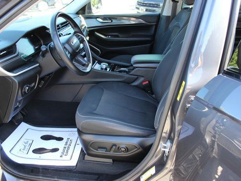 Used 2022 Jeep Grand Cherokee L Laredo w/ Luxury Tech Group I AWD/4WD image 7