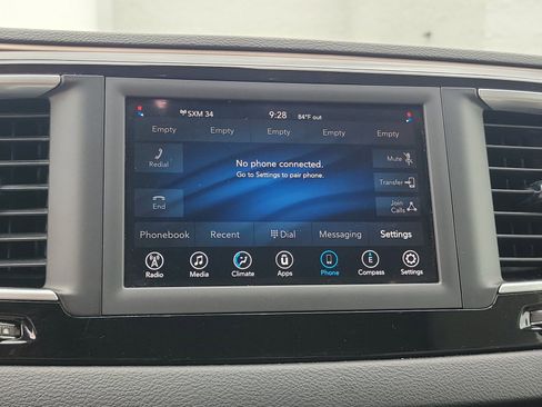 Used 2021 Chrysler Voyager Lxi FWD image 23