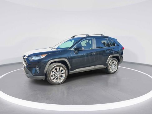 Certified 2019 Toyota RAV4 XLE Premium w/ Cold Weather Package AWD/4WD image 4