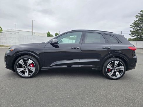 New 2026 Audi SQ5 Premium Plus AWD/4WD image 3