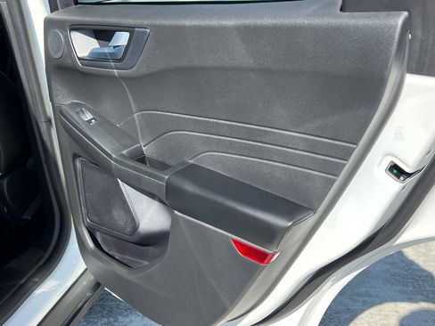 Used 2023 Ford Escape Platinum w/ Premium Technology Package AWD/4WD image 16
