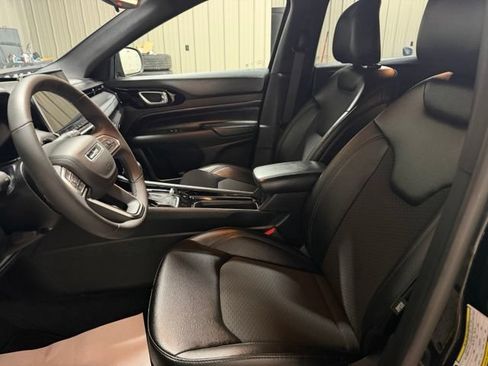 Used 2025 Jeep Compass Latitude w/ Altitude Special Edition AWD/4WD image 14