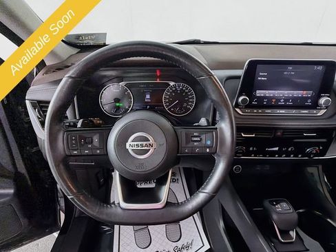Used 2021 Nissan Rogue SV FWD image 11