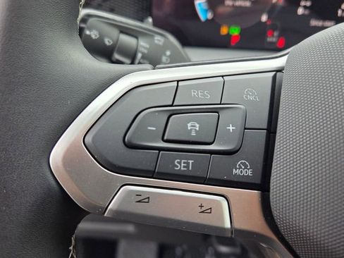 New 2026 Volkswagen Tiguan SE image 26