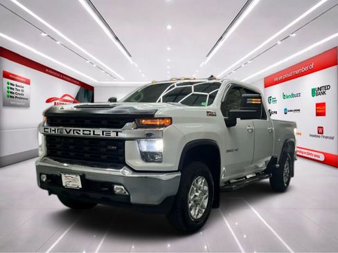 Used 2022 Chevrolet Silverado 3500 LT w/ Convenience Package image 3