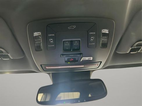 Used 2023 Toyota Sienna XLE Woodland Edition AWD/4WD image 15