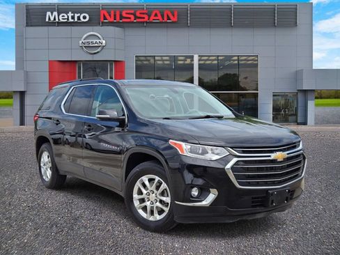 Used 2020 Chevrolet Traverse LT FWD image 1