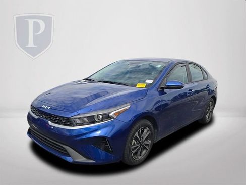 Used 2024 Kia Forte LXS w/ LXS Technology Package FWD image 12