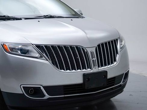 Used 2013 Lincoln MKX AWD image 10