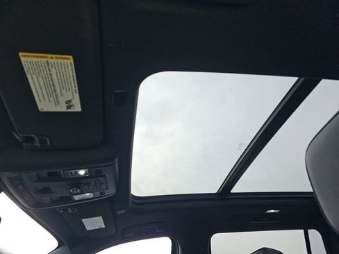 Used 2022 Chevrolet Suburban RST w/ Luxury Package image 11