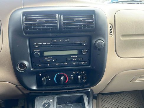 Used 2004 Ford Ranger XLT image 11