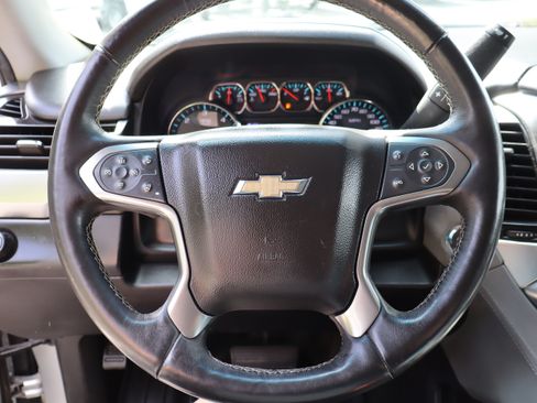 Used 2017 Chevrolet Suburban LT w/ Luxury Package RWD image 29