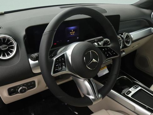 New 2026 Mercedes-Benz GLB 250 image 4