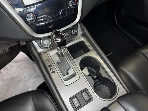 Used 2024 Nissan Murano SV AWD/4WD image 19
