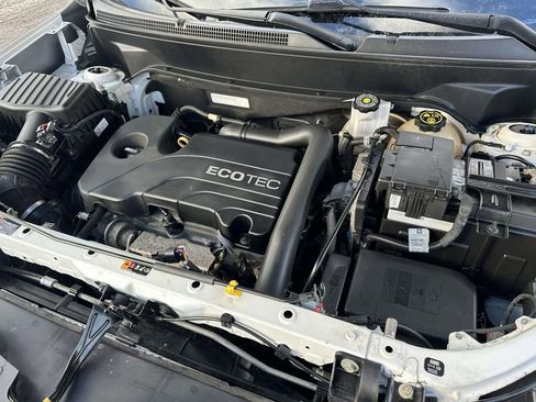 Used 2018 Chevrolet Equinox LT image 9