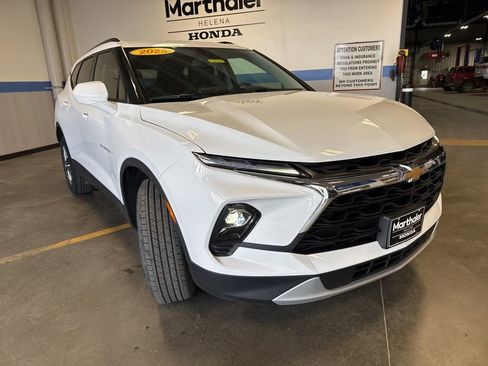 Used 2025 Chevrolet Blazer LT w/ Convenience Package AWD/4WD image 3
