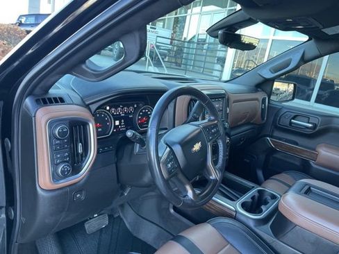 Used 2022 Chevrolet Silverado 1500 High Country w/ Technology Package image 8