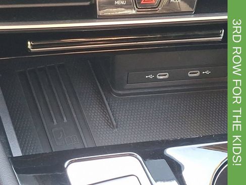 Used 2025 Volkswagen Atlas SE AWD/4WD image 24