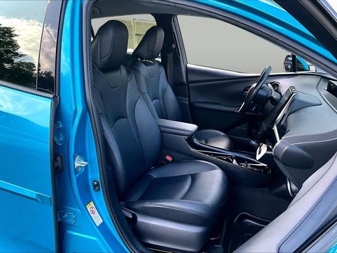 Certified 2017 Toyota Prius Prime Advanced FWD image 8