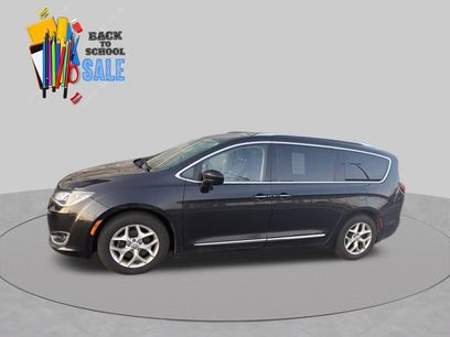 Used 2017 Chrysler Pacifica Touring-L Plus w/ Tire & Wheel Group
