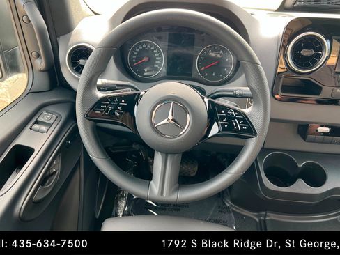 Used 2026 Mercedes-Benz Sprinter 2500 image 9