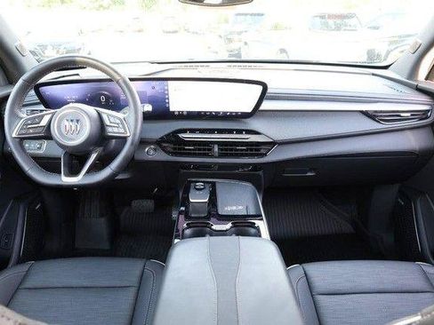 Used 2025 Buick Enclave Sport Touring w/ Power Package FWD image 26