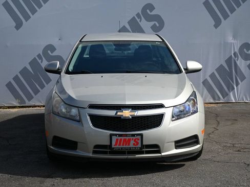 Used 2014 Chevrolet Cruze LT FWD image 2