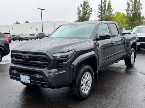 Used 2026 Toyota Tacoma SR5 AWD/4WD image 4