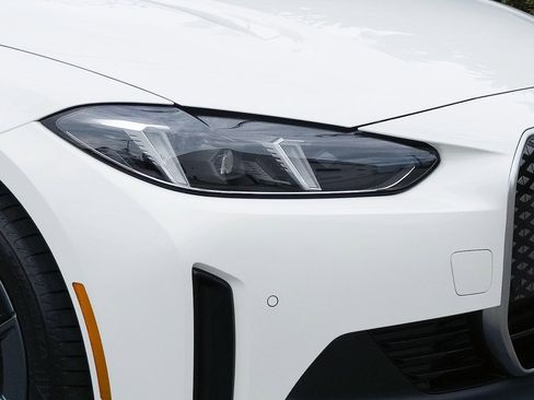 Used 2025 BMW i4 eDrive40 image 8