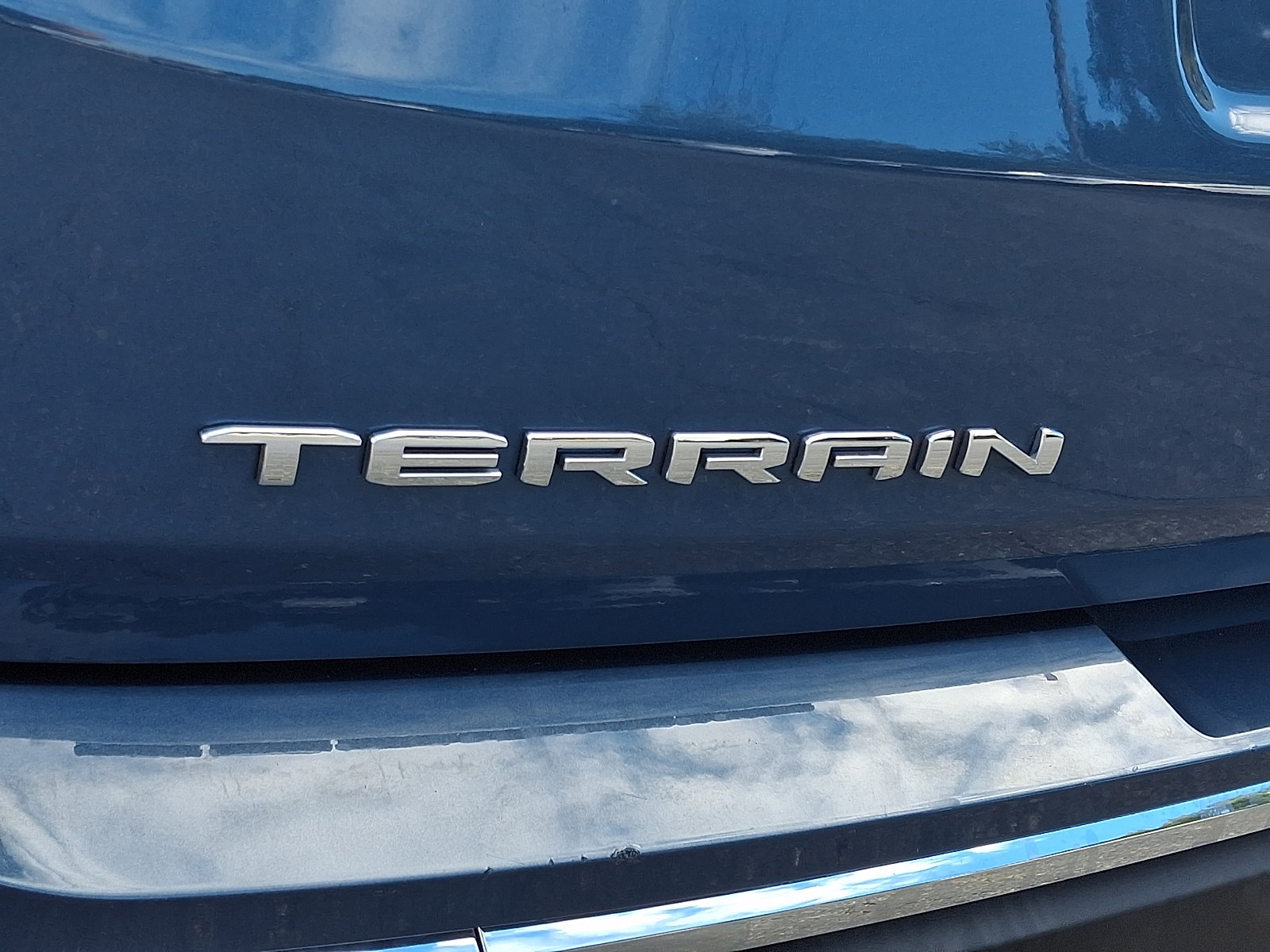 Used 2024 GMC Terrain SLT AWD/4WD image 29