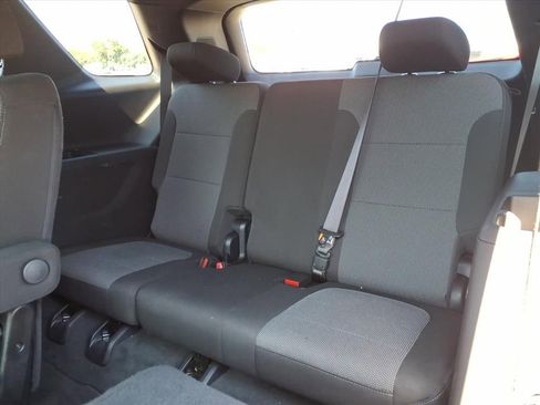 Used 2023 Chevrolet Traverse LT image 13