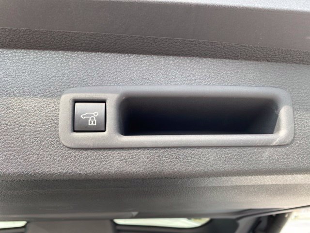 Certified 2025 Toyota Sienna Platinum AWD/4WD image 5