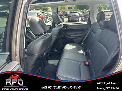 Used 2016 Subaru Forester 2.5i Touring AWD/4WD image 17