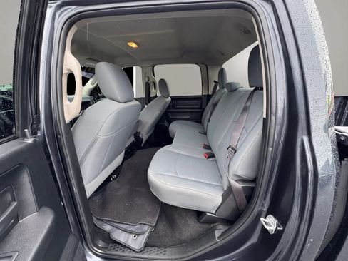 Used 2017 RAM 1500 Express AWD/4WD image 11