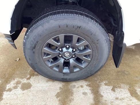 Used 2021 Toyota Tacoma SR5 image 28