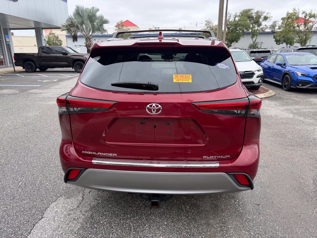 Used 2023 Toyota Highlander Platinum FWD image 6