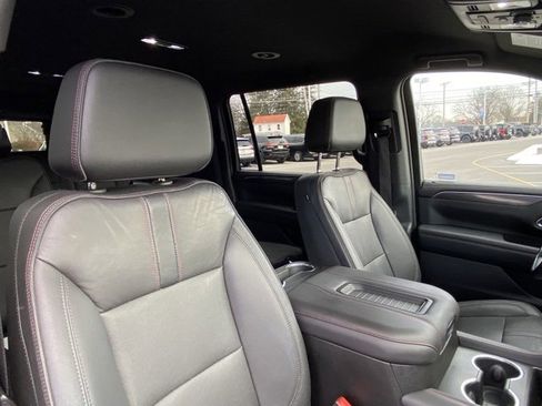 Used 2022 Chevrolet Suburban RST w/ Luxury Package image 21
