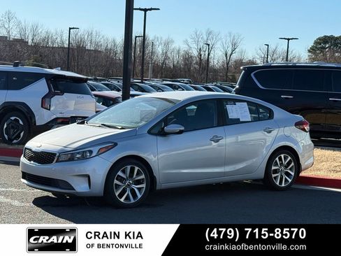 Used 2018 Kia Forte LX image 3